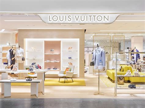 Louis Vuitton apre due nuovi negozi in Rinascente Milano 